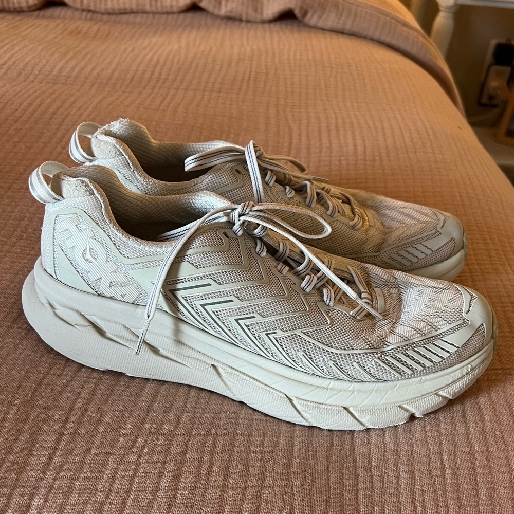 Hoka Clifton 7 Outdoor Voices